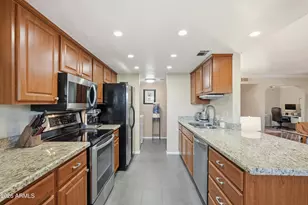 633 E Calavar Rd, Phoenix, AZ 85022 - Photo 7