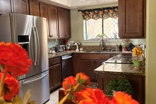 1636 E Villa Theresa Dr, Phoenix, AZ 85022 - Photo 9