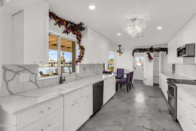 10601 W Bayside Road, Sun City, AZ 85351 - Photo 11