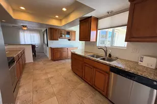 10416 W Prairie Hills Cir, Sun City, AZ 85351 - Photo 5