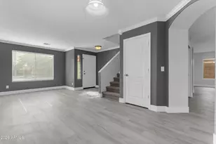 4662 E Cherry Hills Dr, Chandler, AZ 85249 - Photo 9