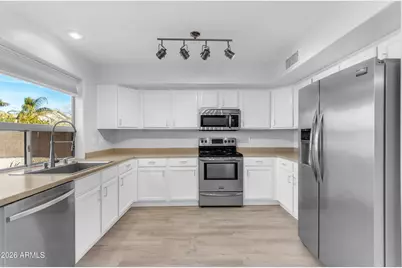 4662 E Cherry Hills Drive, Chandler, AZ 85249 - Photo 5