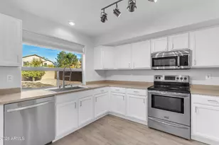 4662 E Cherry Hills Dr, Chandler, AZ 85249 - Photo 15