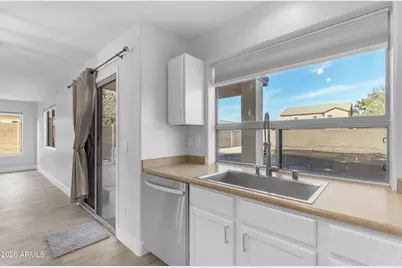 4662 E Cherry Hills Drive, Chandler, AZ 85249 - Photo 17