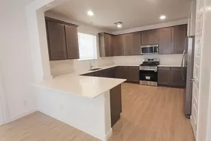 9833 W Catalina Dr, Phoenix, AZ 85037 - Photo 7