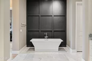 2 Biltmore Estate, Phoenix, AZ 85016 - Photo 27