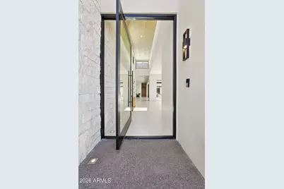 5761 N Echo Canyon Circle, Phoenix, AZ 85018 - Photo 5