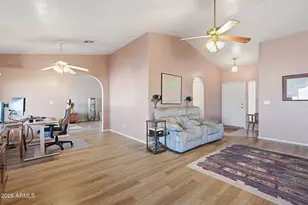 10744 W Echo Ln, Peoria, AZ 85345 - Photo 7