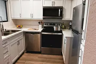 7300 N Dreamy Draw Dr, Phoenix, AZ 85020 - Photo 3