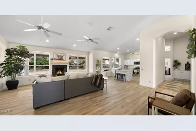 4552 W Soft Wind Drive, Glendale, AZ 85310 - Photo 7