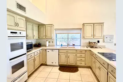 11014 E Flintlock Court, Sun Lakes, AZ 85248 - Photo 7