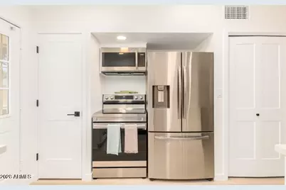 3505 E Campbell Avenue #17, Phoenix, AZ 85018 - Photo 7