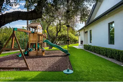 8144 E Del Barquero Drive, Scottsdale, AZ 85258 - Photo 33