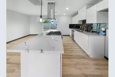 8641 N 37th Avenue, Phoenix, AZ 85051 - Photo 17