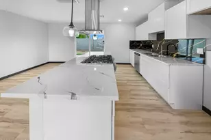 8641 N 37th Ave, Phoenix, AZ 85051 - Photo 17