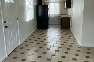 8030 N 32nd Ln, Phoenix, AZ 85051 - Photo 7