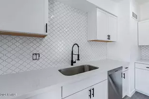 11107 W Iowa Ave, Youngtown, AZ 85363 - Photo 9