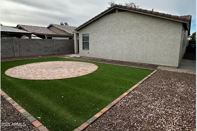 2625 N 107th Drive, Avondale, AZ 85392 - Photo 5