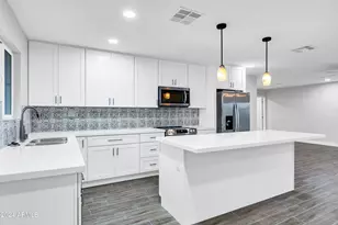 10602 W Cumberland Dr, Sun City, AZ 85351 - Photo 3