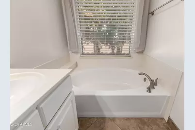 517 S Paradise Drive, Gilbert, AZ 85233 - Photo 23