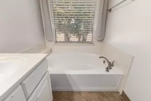 517 S Paradise Dr, Gilbert, AZ 85233 - Photo 23