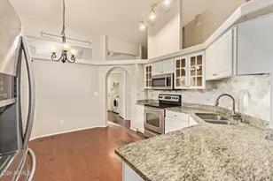 517 S Paradise Dr, Gilbert, AZ 85233 - Photo 15