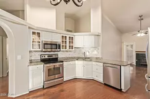 517 S Paradise Dr, Gilbert, AZ 85233 - Photo 17