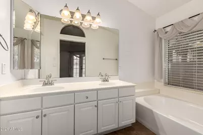 517 S Paradise Drive, Gilbert, AZ 85233 - Photo 21