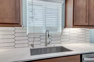 15896 W Desert Hollow Dr, Surprise, AZ 85387 - Photo 5