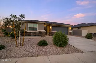 15896 W Desert Hollow Dr, Surprise, AZ 85387 - Photo 23