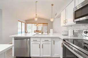 1705 E Yukon Dr, Phoenix, AZ 85024 - Photo 15