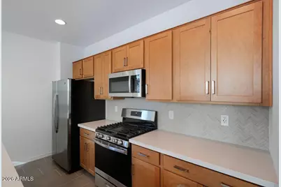 10056 W Piccadilly Road, Avondale, AZ 85392 - Photo 9