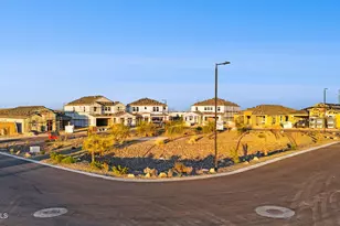 10038 S 23rd Ln, Phoenix, AZ 85041 - Photo 11