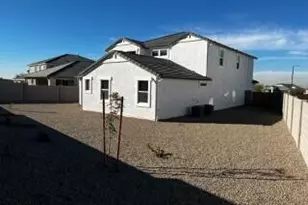 10038 S 23rd Ln, Phoenix, AZ 85041 - Photo 7