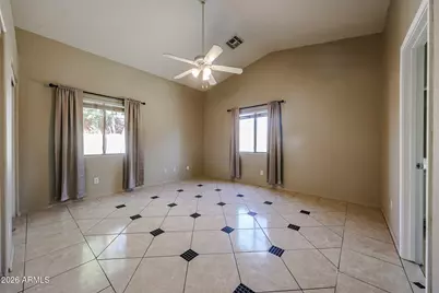 5621 S 5th Drive, Phoenix, AZ 85041 - Photo 9