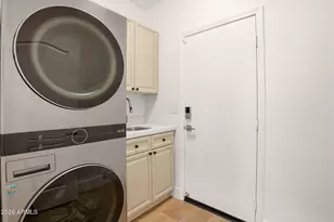 8989 N Gainey Center Dr, Scottsdale, AZ 85258 - Photo 23