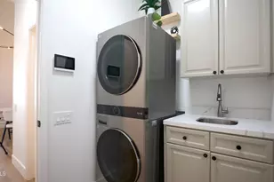 8989 N Gainey Center Dr, Scottsdale, AZ 85258 - Photo 17