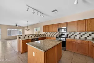 16036 W Custer Ln, Surprise, AZ 85379 - Photo 11