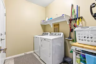 3710 E Branham Ln, Phoenix, AZ 85042 - Photo 7