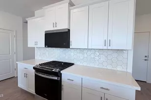 15809 W Gray Fox Trl, Surprise, AZ 85387 - Photo 13