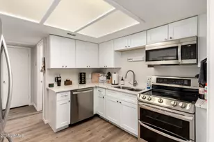 8214 N 21st Dr, Phoenix, AZ 85021 - Photo 11