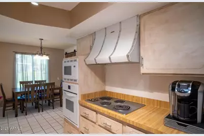 17453 N 106th Avenue, Sun City, AZ 85373 - Photo 9