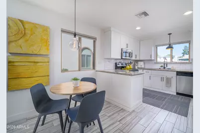 8145 N Central Avenue #17, Phoenix, AZ 85020 - Photo 1