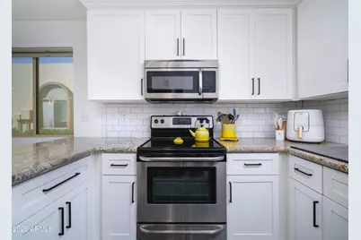 8145 N Central Avenue #17, Phoenix, AZ 85020 - Photo 11