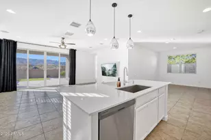 1313 E Glass Ln, Phoenix, AZ 85042 - Photo 11