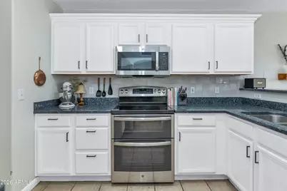 3021 E Wahalla Lane, Phoenix, AZ 85050 - Photo 9