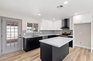 3556 E Helena Dr, Phoenix, AZ 85032 - Photo 11