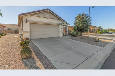 757 W Twin Peaks Parkway, San Tan Valley, AZ 85143 - Photo 3