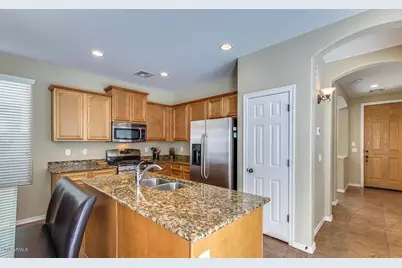 14582 W Port Royale Lane, Surprise, AZ 85379 - Photo 7