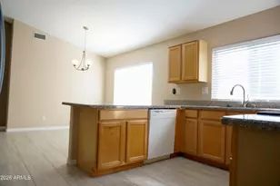 3033 E Hononegh Dr, Phoenix, AZ 85050 - Photo 13